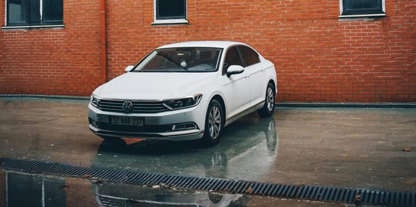 Can You Install a Custom Leather Dashboard in a Volkswagen Passat for a Premium Feel?